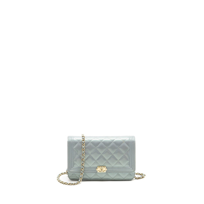 CHANEL BOY WALLET ON CHAIN PATENT CALFSKIN IRIDESCENT LIGHT BLUE LGHW