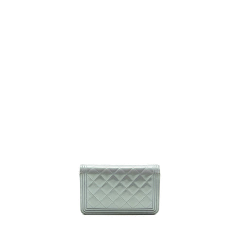 CHANEL BOY WALLET ON CHAIN PATENT CALFSKIN IRIDESCENT LIGHT BLUE LGHW