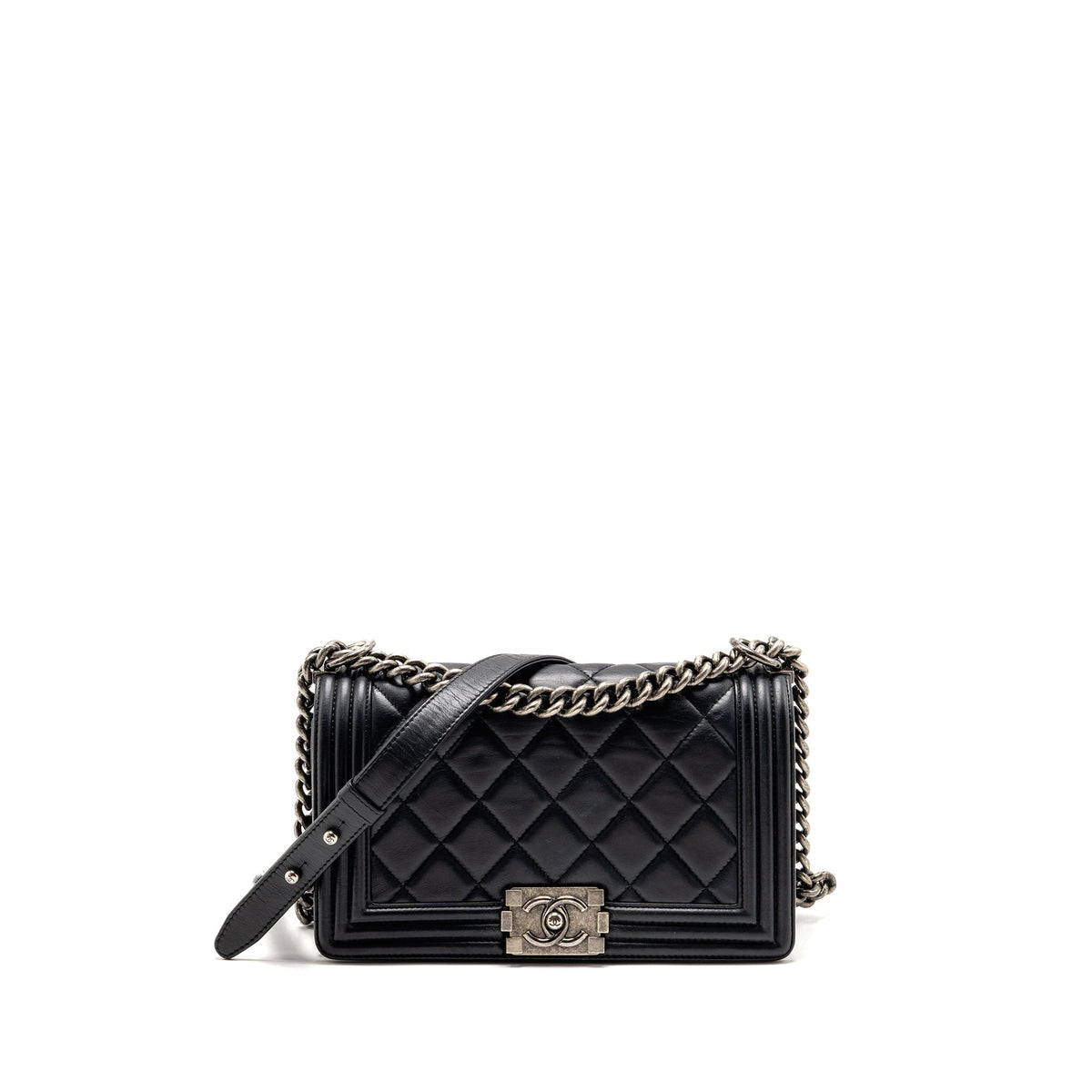 CHANEL MEDIUM BOY BAG CALFSKIN BLACK RUTHENIUM HARDWARE