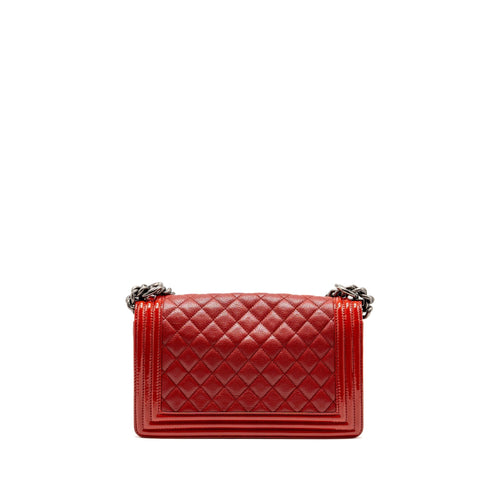 CHANEL MEDIUM BOY BAG CALFSKIN/PATENT RED RUTHENIUM SILVER HARDWARE
