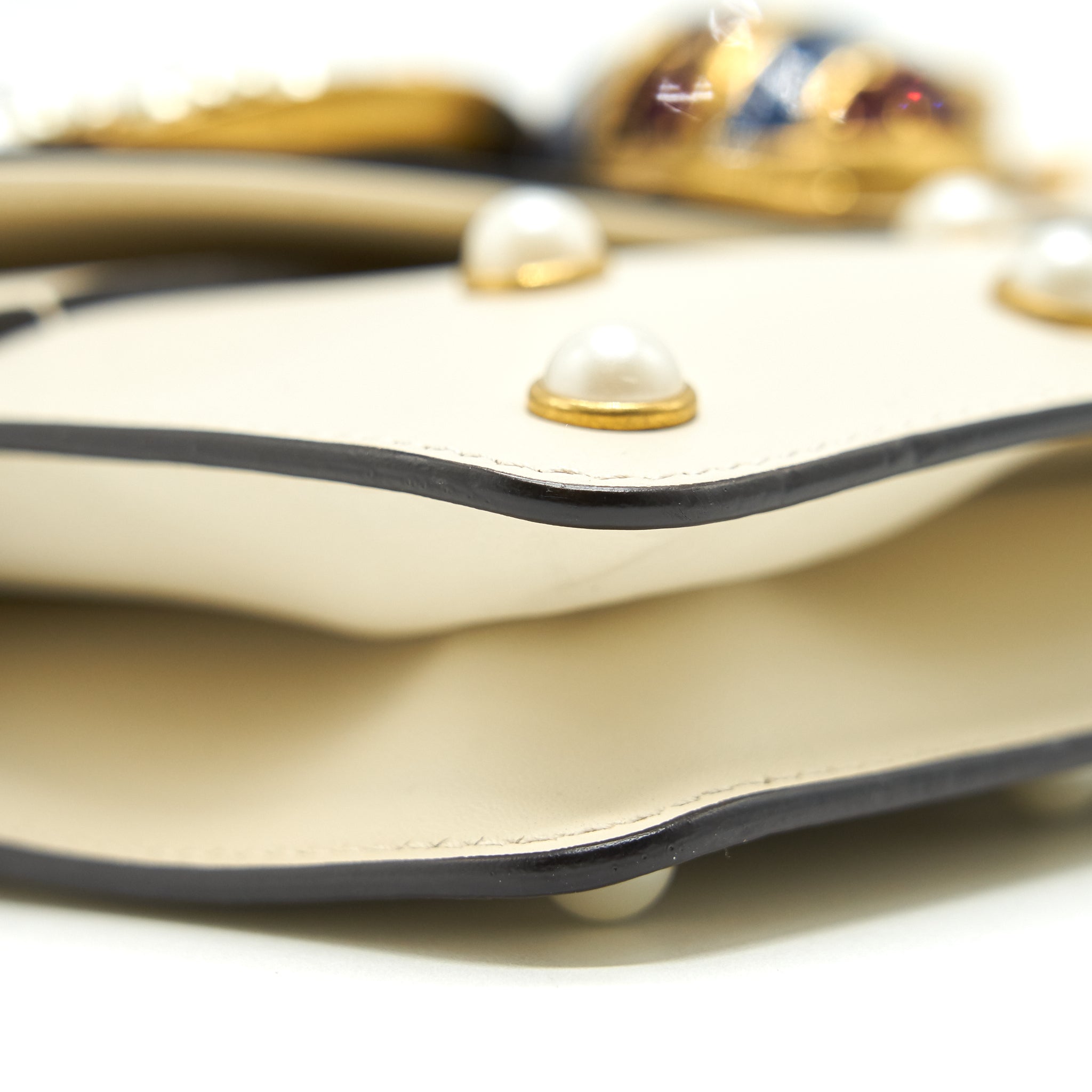 GUCCI EMBELLISHED BROADWAY BEE BAG WHITE